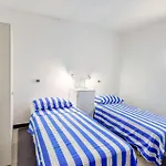 Cozy Apartment In Genova With Kitchen